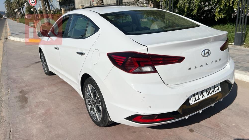 هیوندای ئەلەنترا